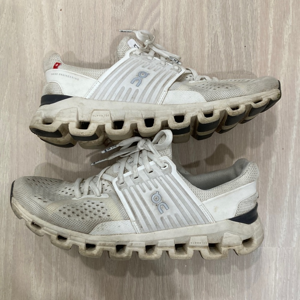 Women’s Oncloud Sneakers